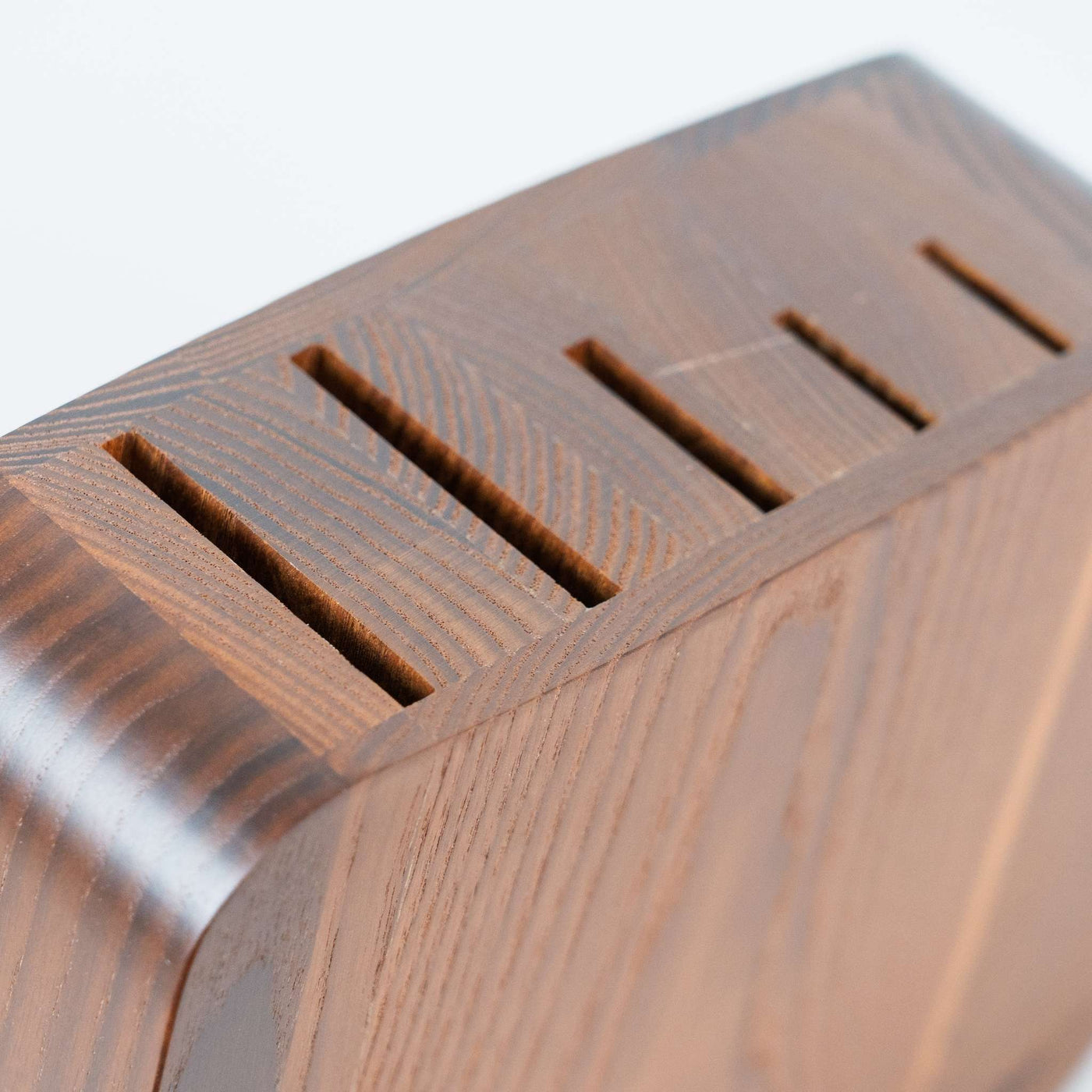 Késtartó Kőrisfából